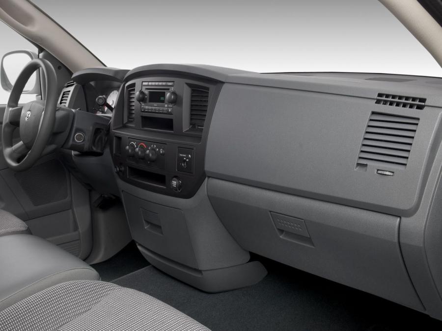  Dodge Ram 1500 Regular Cab 2006 года  (фото 2 из 2)